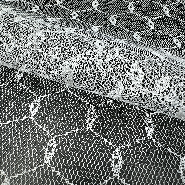 Кружево плательное, цвет - Натуральный белый