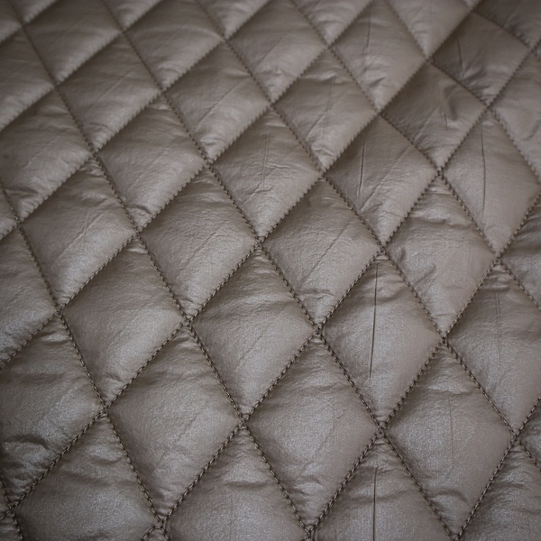 Курточная стёганая ткань с синтепоном, цвет - Шампань