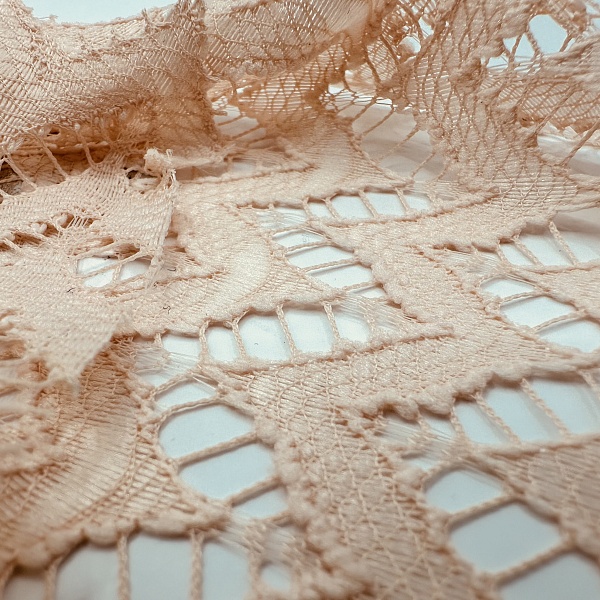 Кружево плательное, цвет - Персиковый