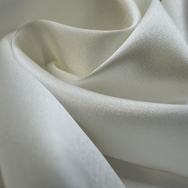 Натуральный шёлк, атлас плательно-блузочный, цвет - Молочный